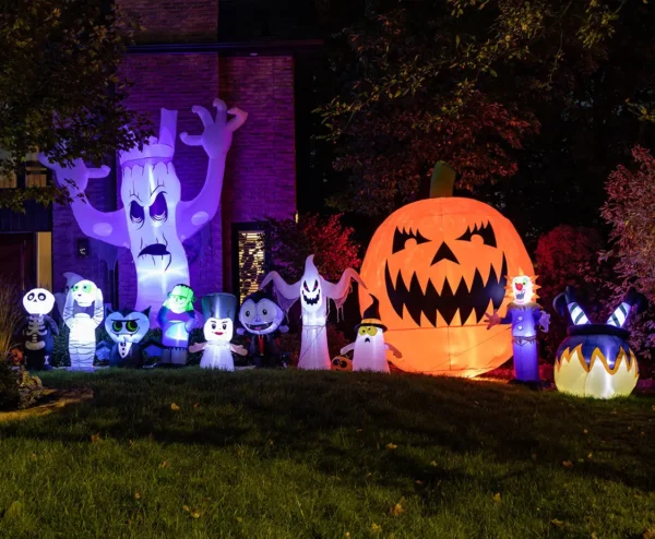 Top 5 Houston Neighborhoods with the Best Halloween Decorations